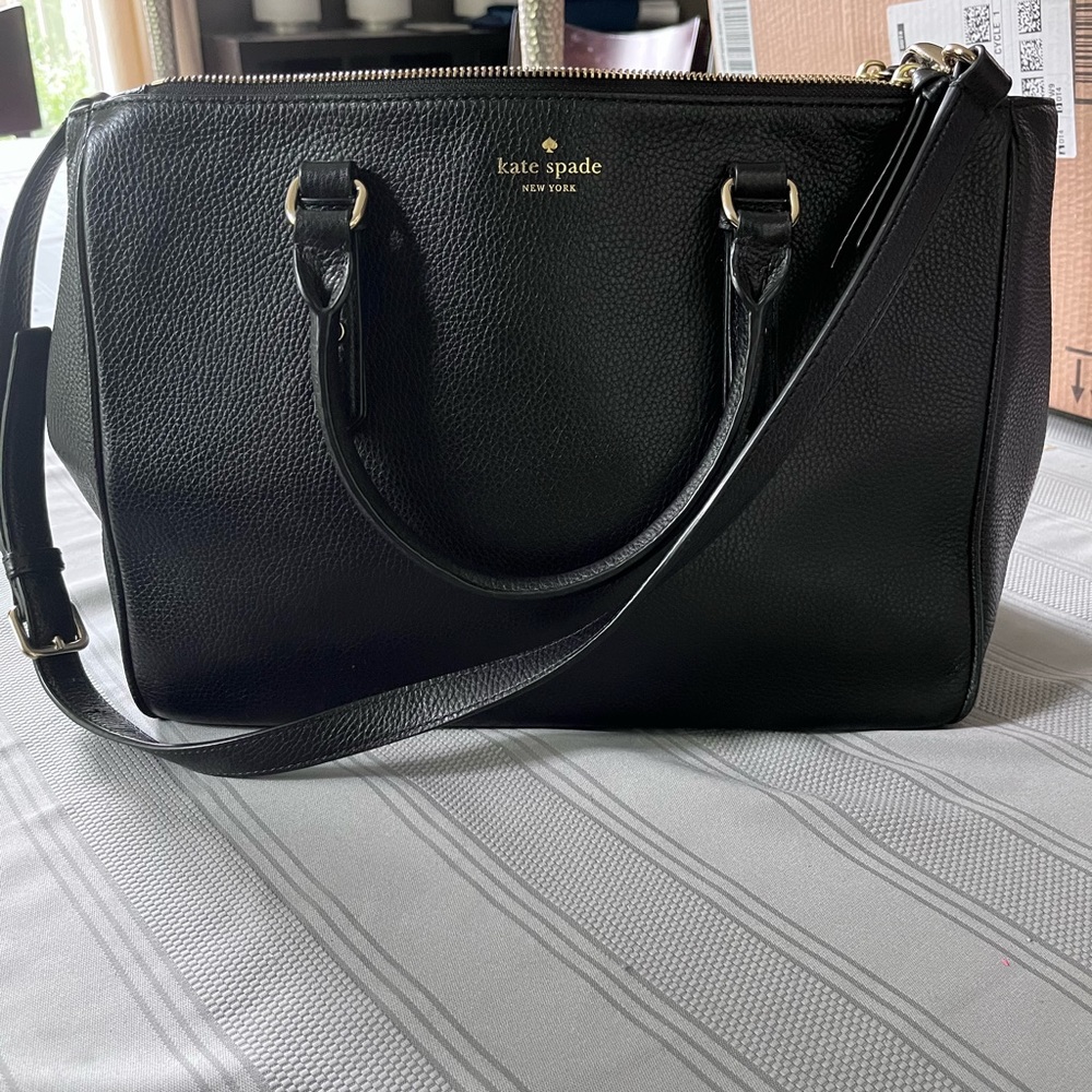Kate spade pebble leather with bag- black